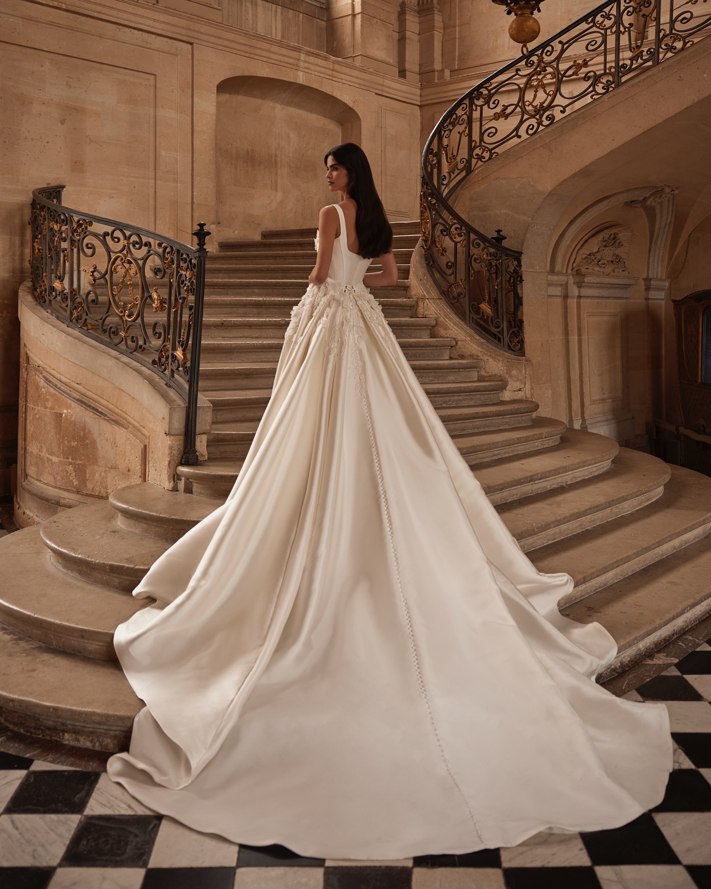 Simple 3D Flowers Wedding Dresses Pearls Spaghetti Straps Mermaid Bridal Gowns Detachable Train Sleeveless Customized Vestidos De Novia Plus Size