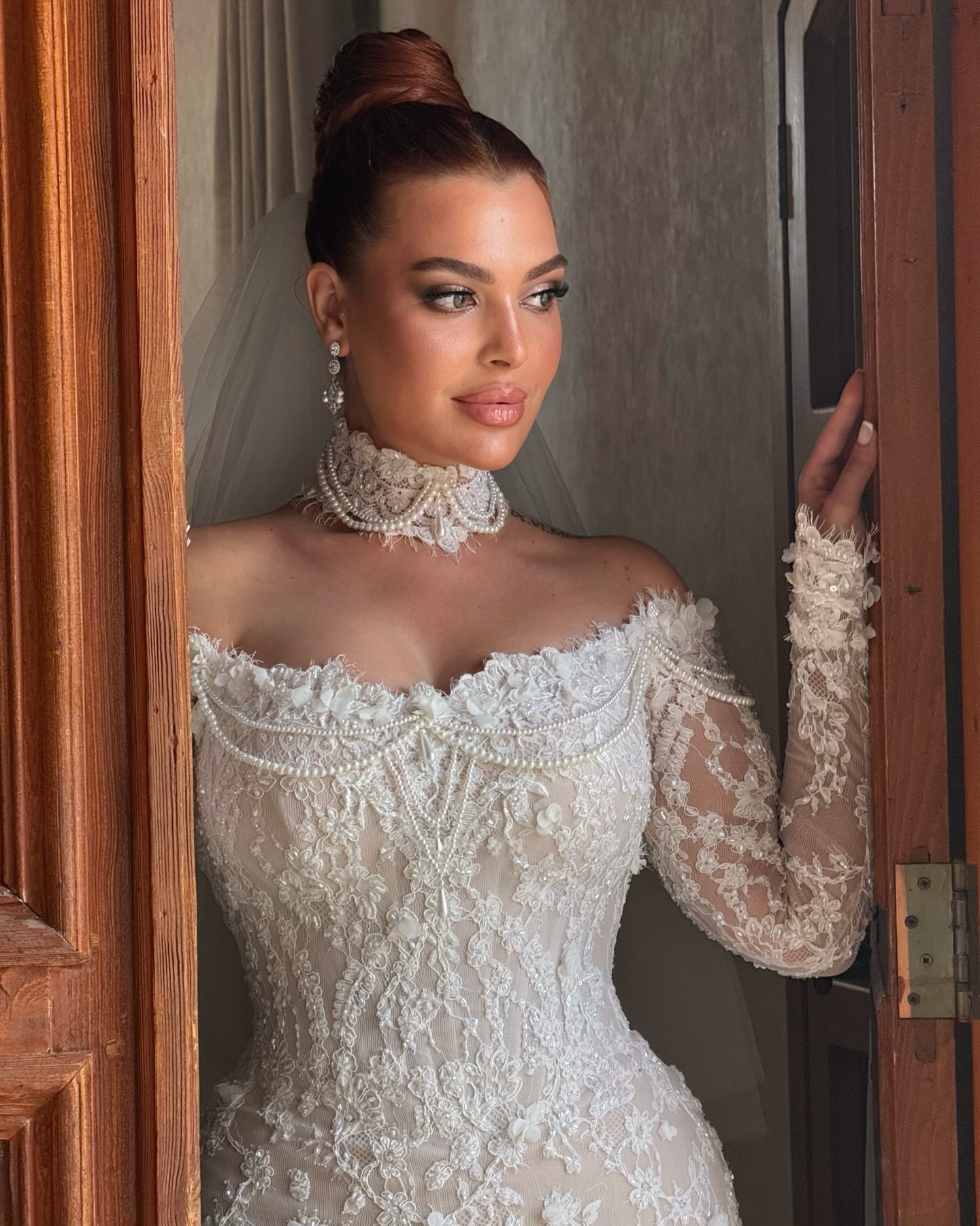Classic Mermaid Wedding Dresses For Women Off Shoulder Long Sleeveless Gown Lace Beading Sweep Train Customized Dress