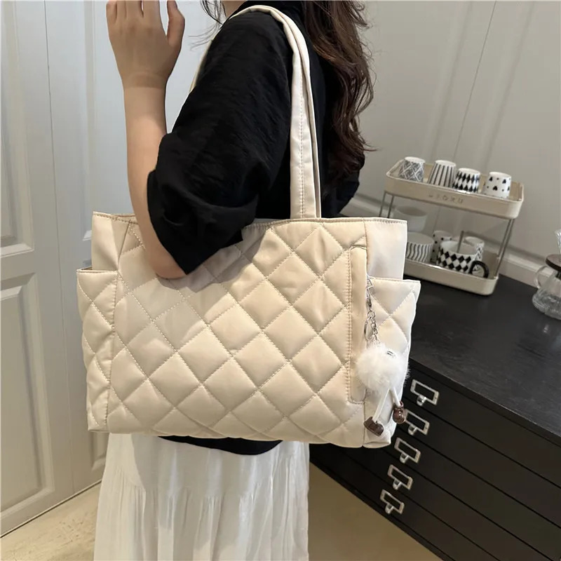 Multi Pocket Women Mailman Bag Diamond Patterned Cotton Clothing Shoulder Bag Large Capacity Tote Bag Casual Nylon Shoulder Bag260128