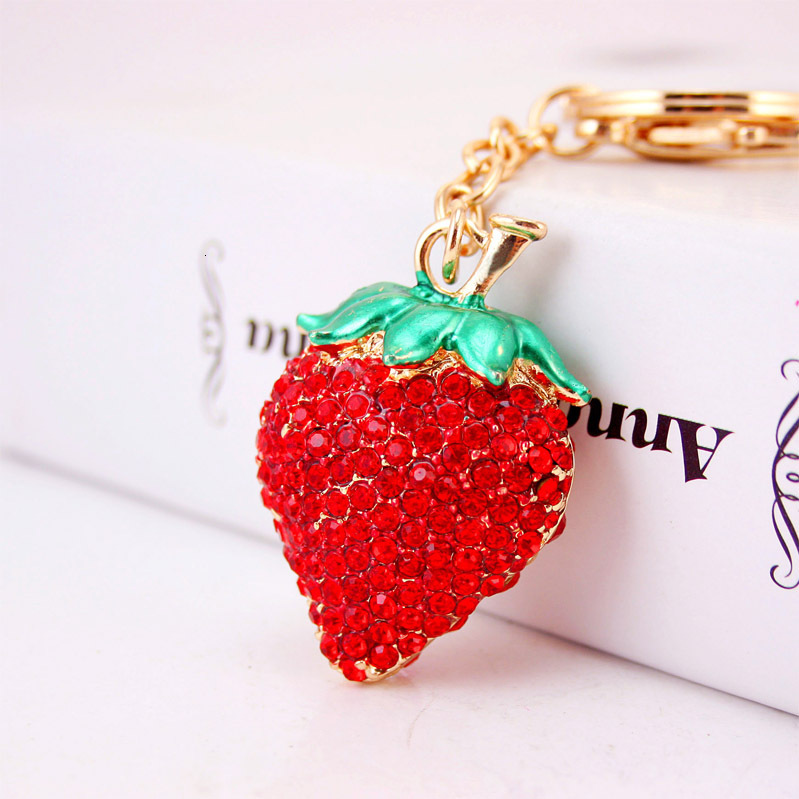 Y2K Purse Accessory Key Chain Cute Rhinestone Creative Fashion New Car Hanging Decoration Keychain Fruit Strawberry Keychain Bag Pendant