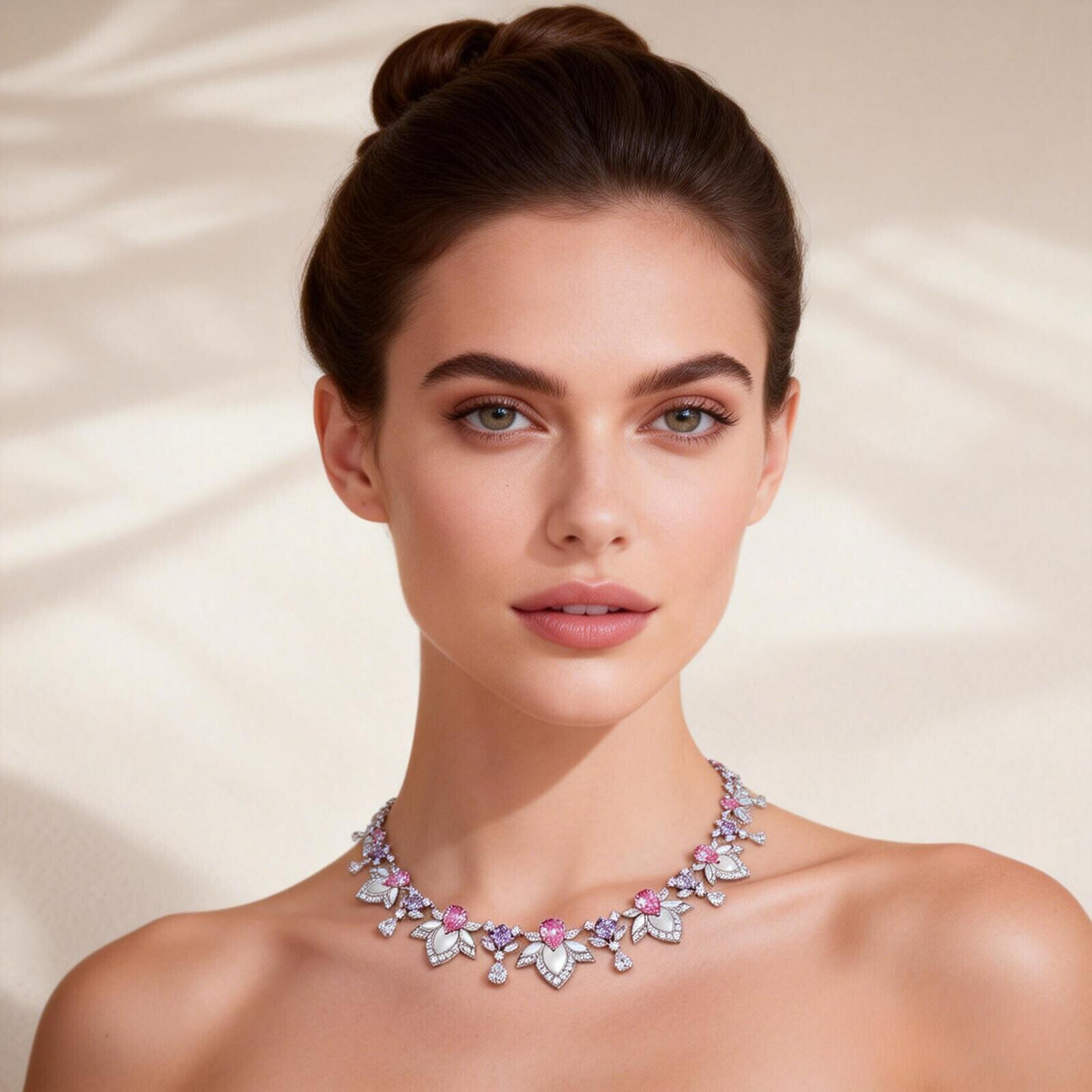 Necklace White Shell Petal Evening Dress Chain, Gold-Plated Necklace, High-End Custom-Made, Celebrity-Inspired Necklace, Light Luxury Necklace