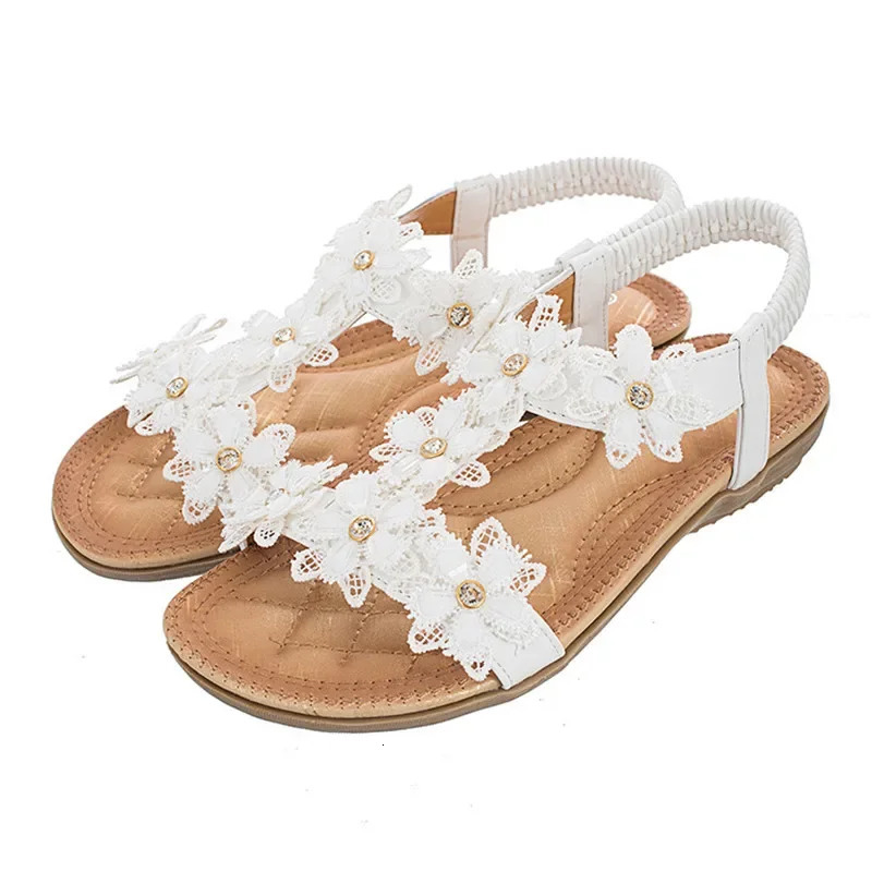 BEYARNEComfortable flat sandals women big size summer shoes woman bohemia flowers rhinestone beach ladies shoes thongs 260204