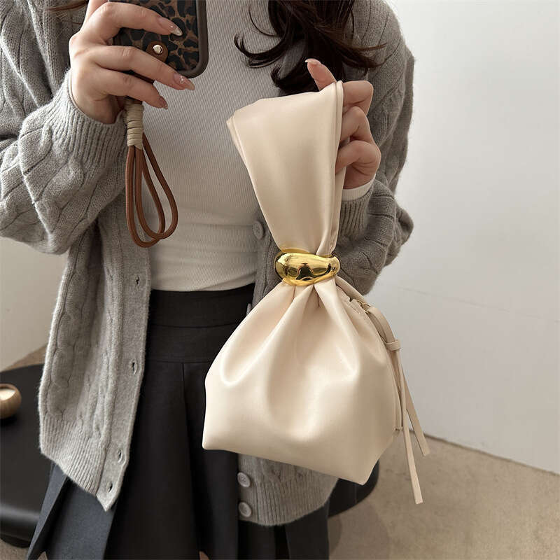 Vintage Pleated for Women New Simple Design Stylish Women's Niche Personality Large Capacity Aesthetic Bucket Bag