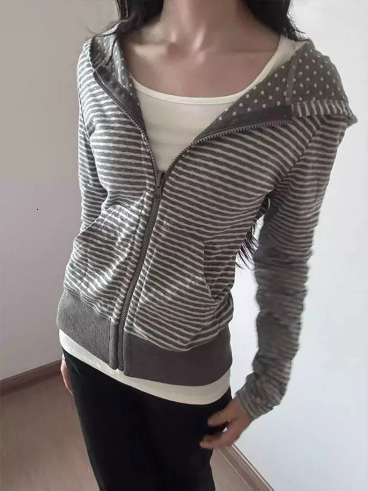 American Streetwear Striped Hooded Sweatshirt Autumn Slim Fit Short Cardigan Fashion Casual Long Sleeve Coat Women 260126