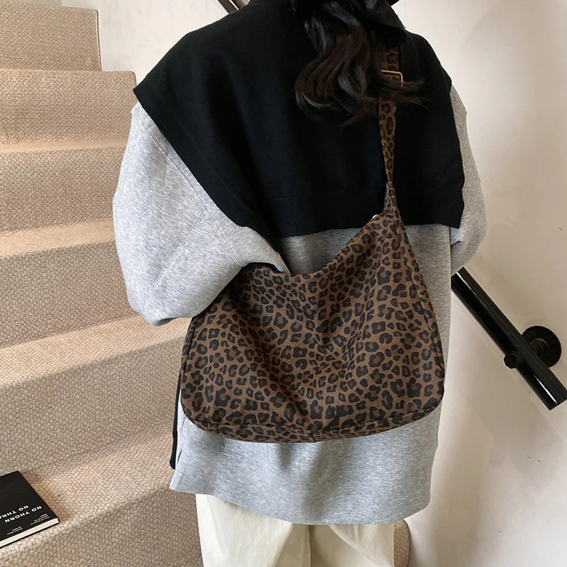 Fashionable leopard print bags largecapacity singleshoulder retro crossbody tote 260208