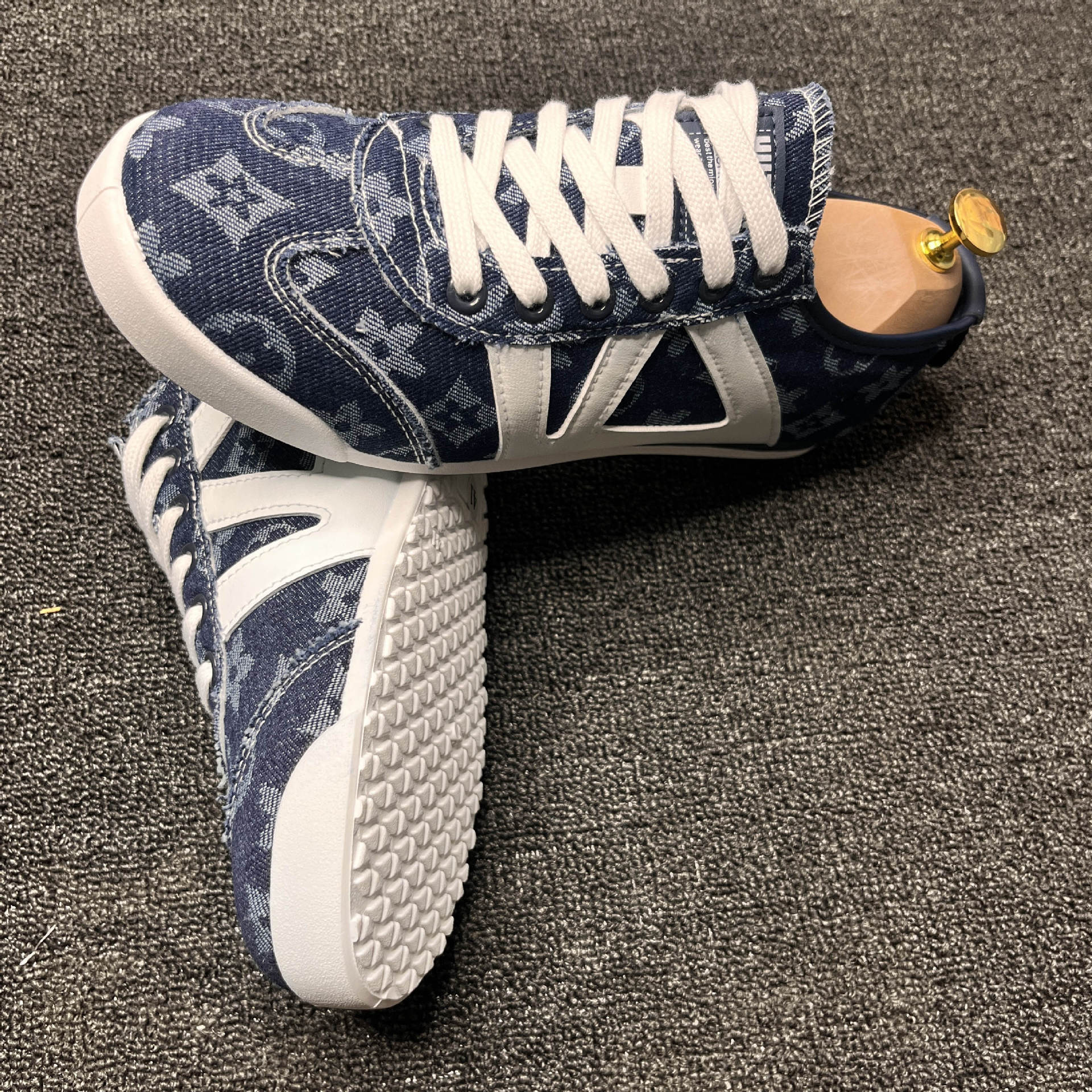 hot free shipping designer Running Shoes mens womans sport outdoor trainers casual vintage Height Increasing shoes