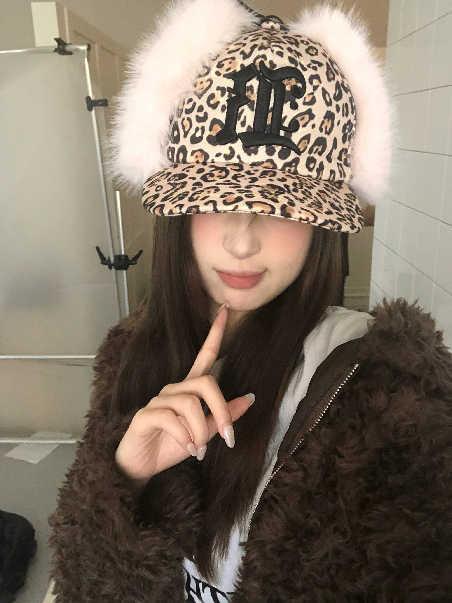 Korean Version Of Fashionable Plaid Plush Womens Autumn And Winter Thickening Warm Lei Feng Hat Ear Protection Baseball Cap 260208