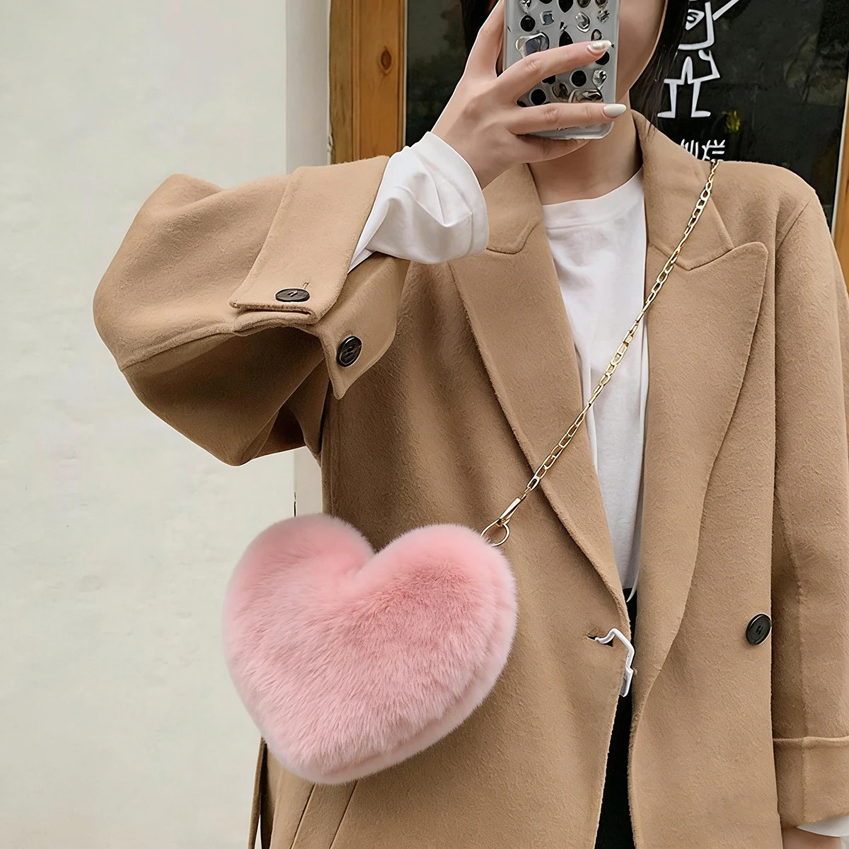 Heart Shaped Faux Fur Purse for Women Girls Fluffy Shoulder Bag with Gold Chain Cute Soft Fuzzy Crossbody Valentines Day 260208