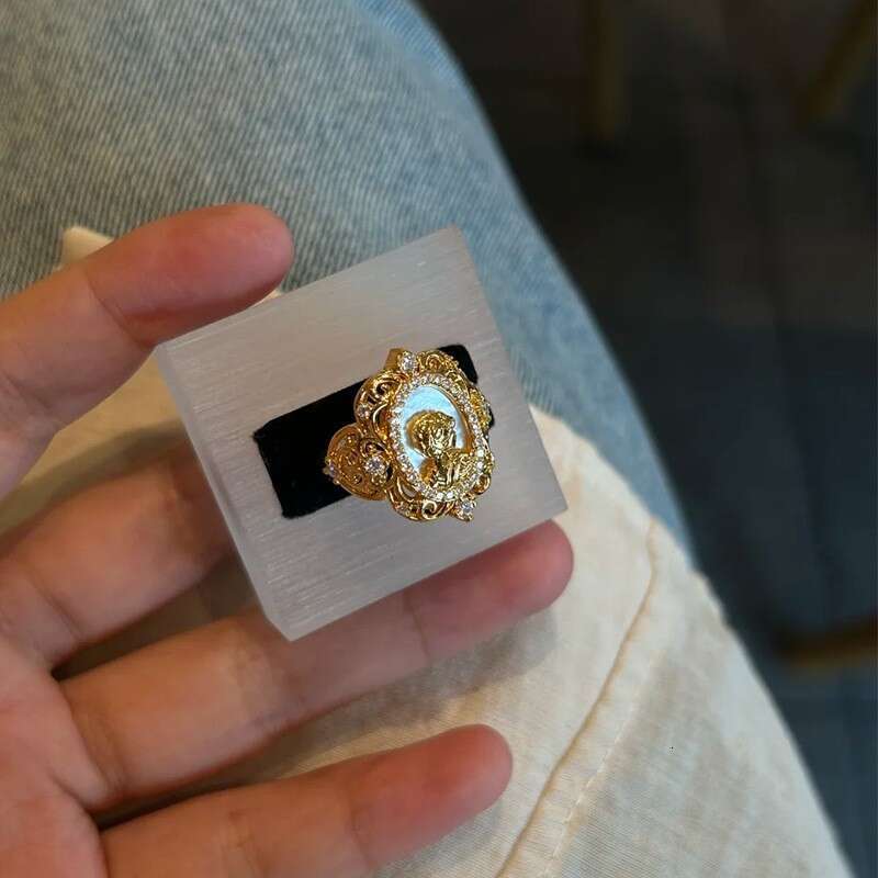 Baroque Ring With A Vintage High-end Feel Exquisite Goddess Head Design Index Finger Ring