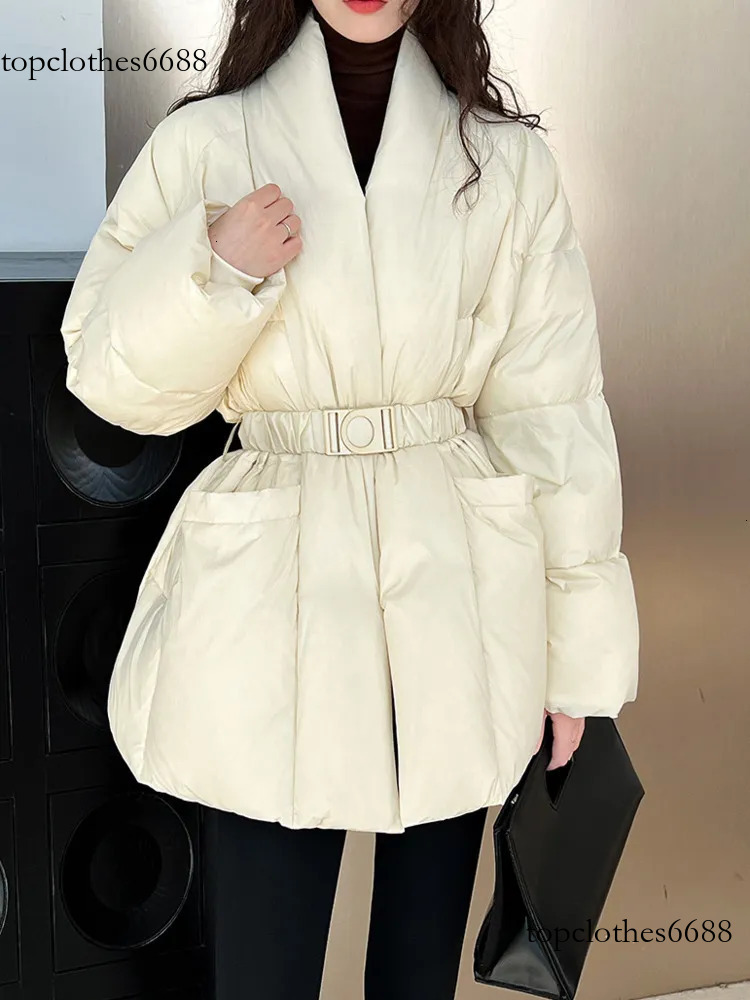 DEAT Fashion Women's V-Neck Long Sleeve Stuffed Duck Down Jackets Belt Loose Thick Warm Solid Color Coat Winter New 7Ab2813