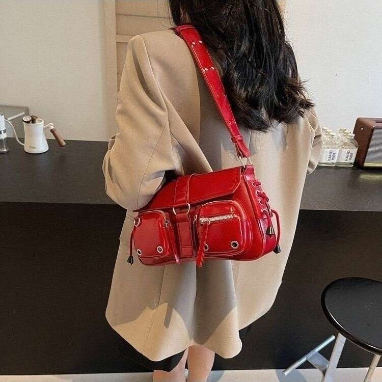 2026 new niche design motorcycle shoulder crossbody trendy and cool underarm bag, baguette bag for women