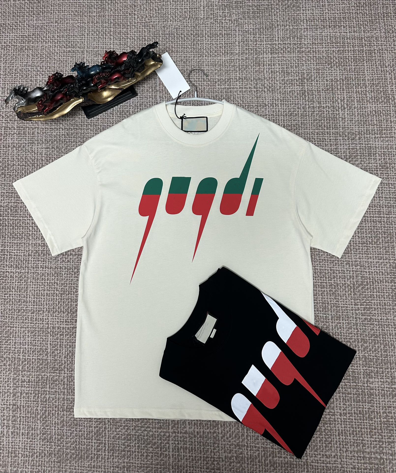 designer tracksuit Men and Women T-Shirts tops Shorts sweater tracksuit Summer Letter Graffiti Black White Navy Fashion Trendy US Size S-3XL