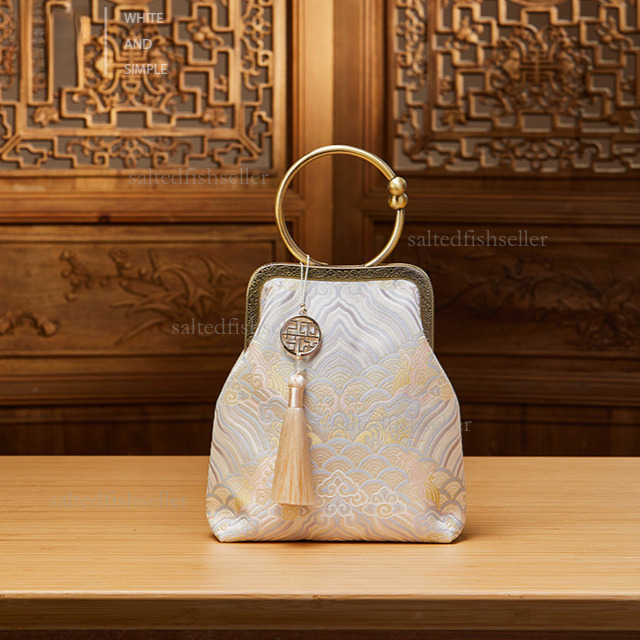2026 Luxury Chinese Style Mini Handbag Fashion Embroidered Clip On Cheongsam Shoulder Crossbody Bag Versatile Style Casual Mobile Phone Bag Gift Festi