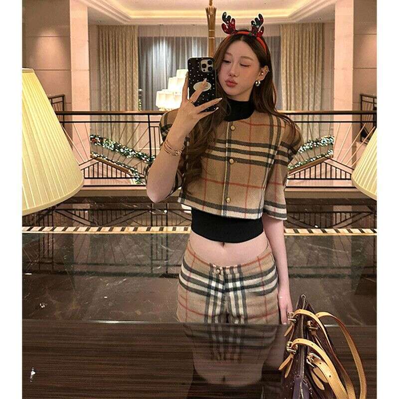 2026 Outfit For Women, Rich Girl Miu-Style Retro Plaid Short Jacket And High-Waisted Shorts Two-Piece Set