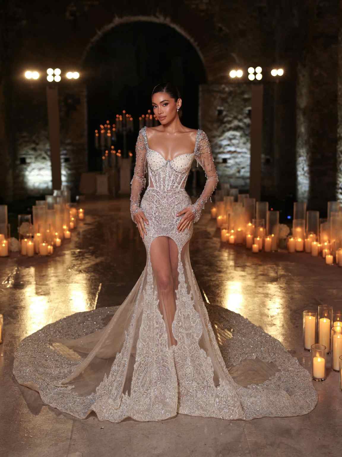 Vintage Sweetheart Sequined Wedding Dress Illusion Lace Beaded Bridal Dress Long Sleeve Sweep Train Customized vestidos de novia
