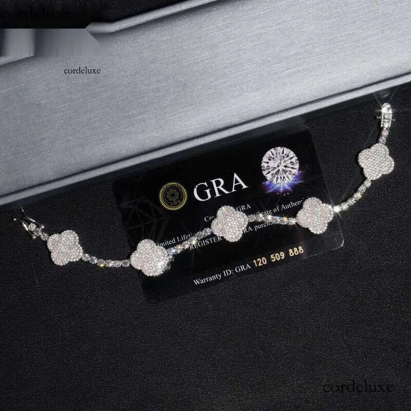 Stylish New Arrival Fashion Femme Design Sier VVS Moissanite Dia Iced Out Four Leaf Clover Tennis Chain Bracelet Free delivery 0d