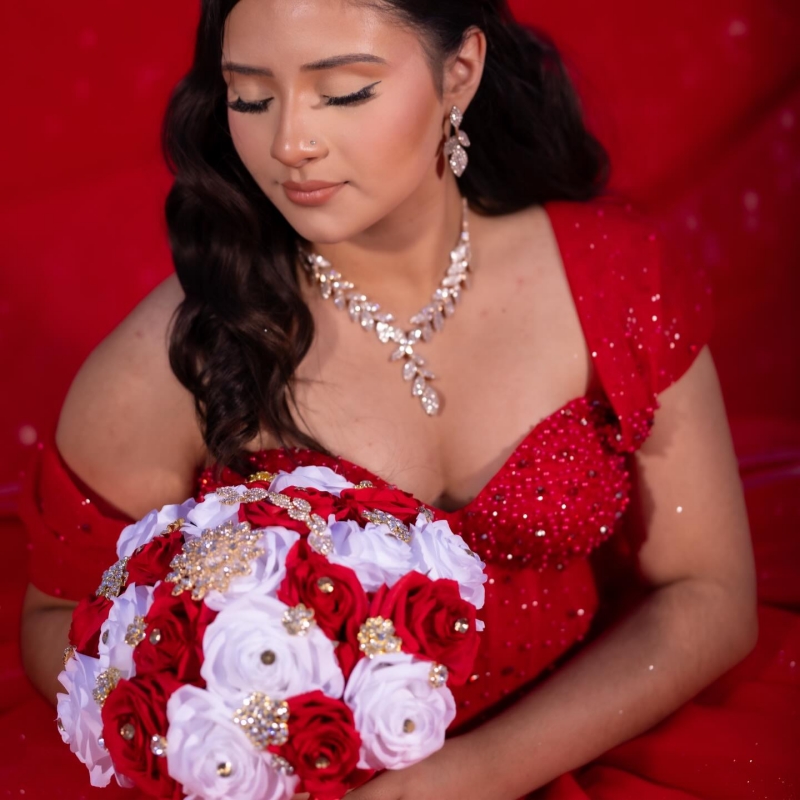 Red Shiny Quinceanera Dresses Ball Gown Off The Shoulder Beading Crystal Tull Sweet 16 Dress Vestidos 15 De Anos