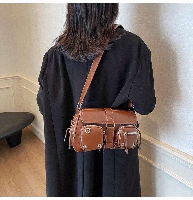 2026 new niche design motorcycle shoulder crossbody trendy and cool underarm bag, baguette bag for women