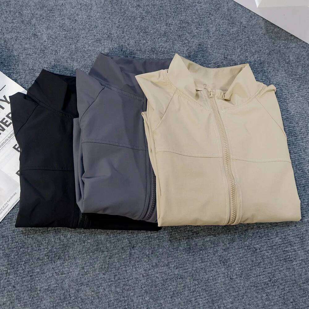 Yoga Wear American Style Sports Windproof Stand Collar Sun Protection Breathable Top Outdoor Quick-Dry Short Zipper Women 26Y0209
