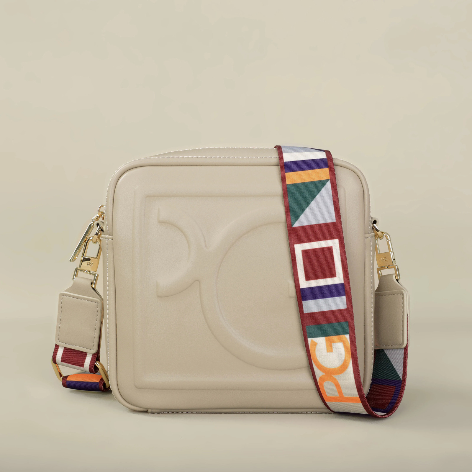 PG 2026 Womens Shoulder Bag Lightweight Casual Niche n High Quality Fashion Crossbody 260208