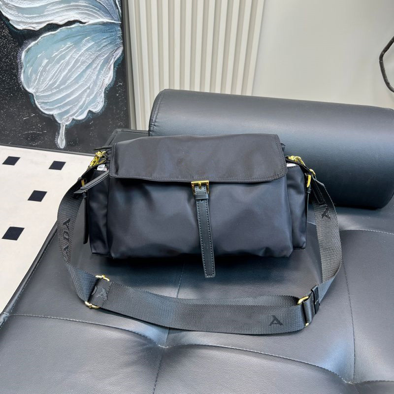 designer explore fw25 shoulder crossbody women men fashion luxury nylon suede leather black red bags