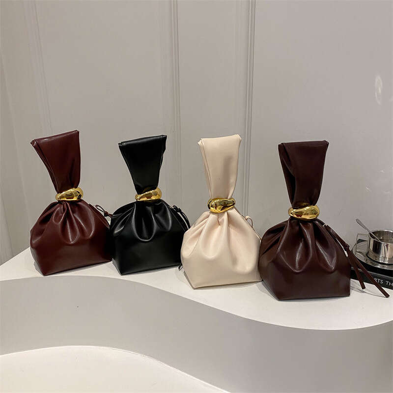 Vintage Pleated for Women New Simple Design Stylish Women's Niche Personality Large Capacity Aesthetic Bucket Bag