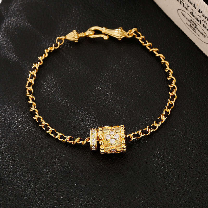 Retro Black Leather Braided Bracelet Delicate and Sophisticated High-End Jewelry Versatile Floral Bracelet