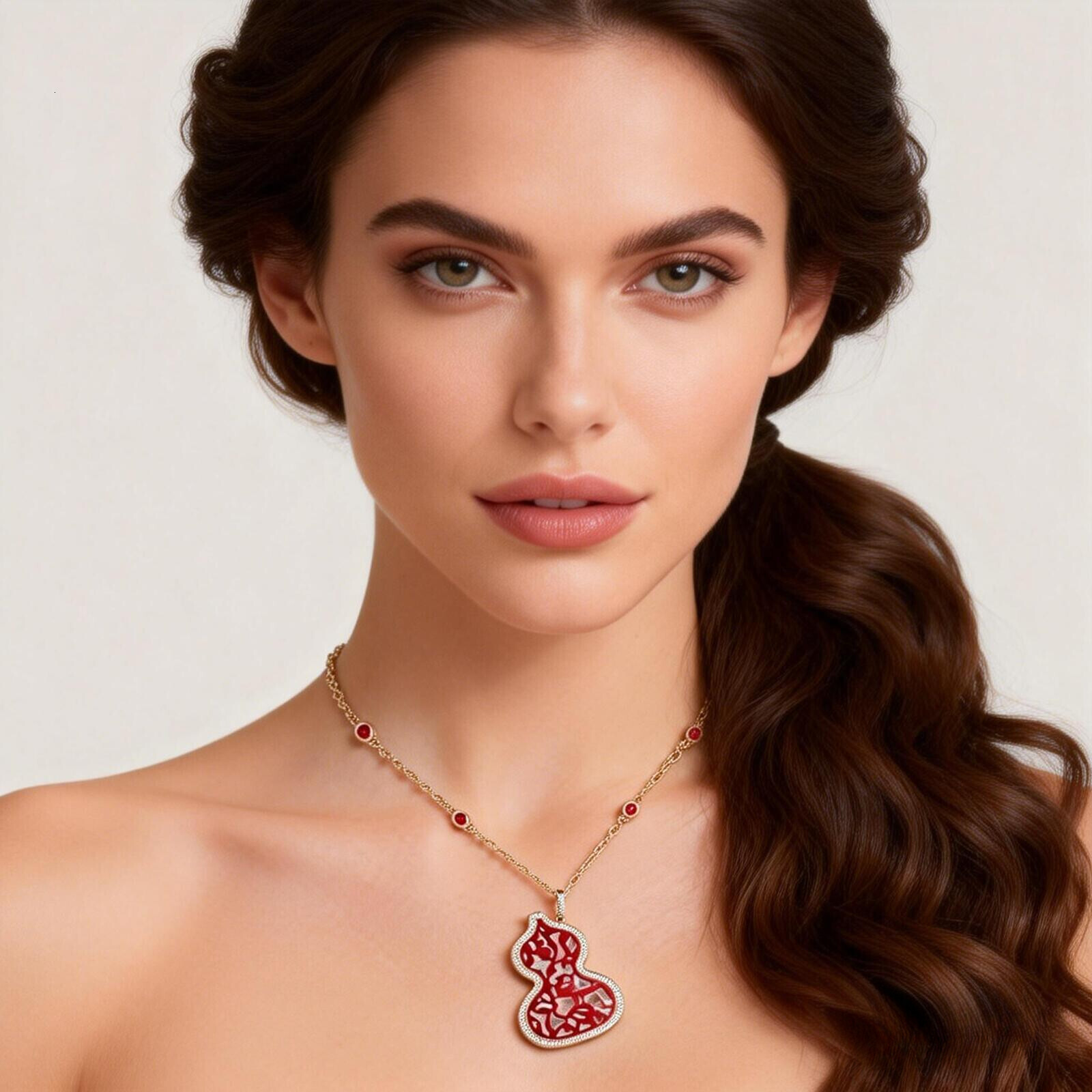 Necklace New Vintage Large Red Gourd Necklace, Gold-Plated, Elegant Fashionable Patterned Pendant, Medium-Long Women's Necklace
