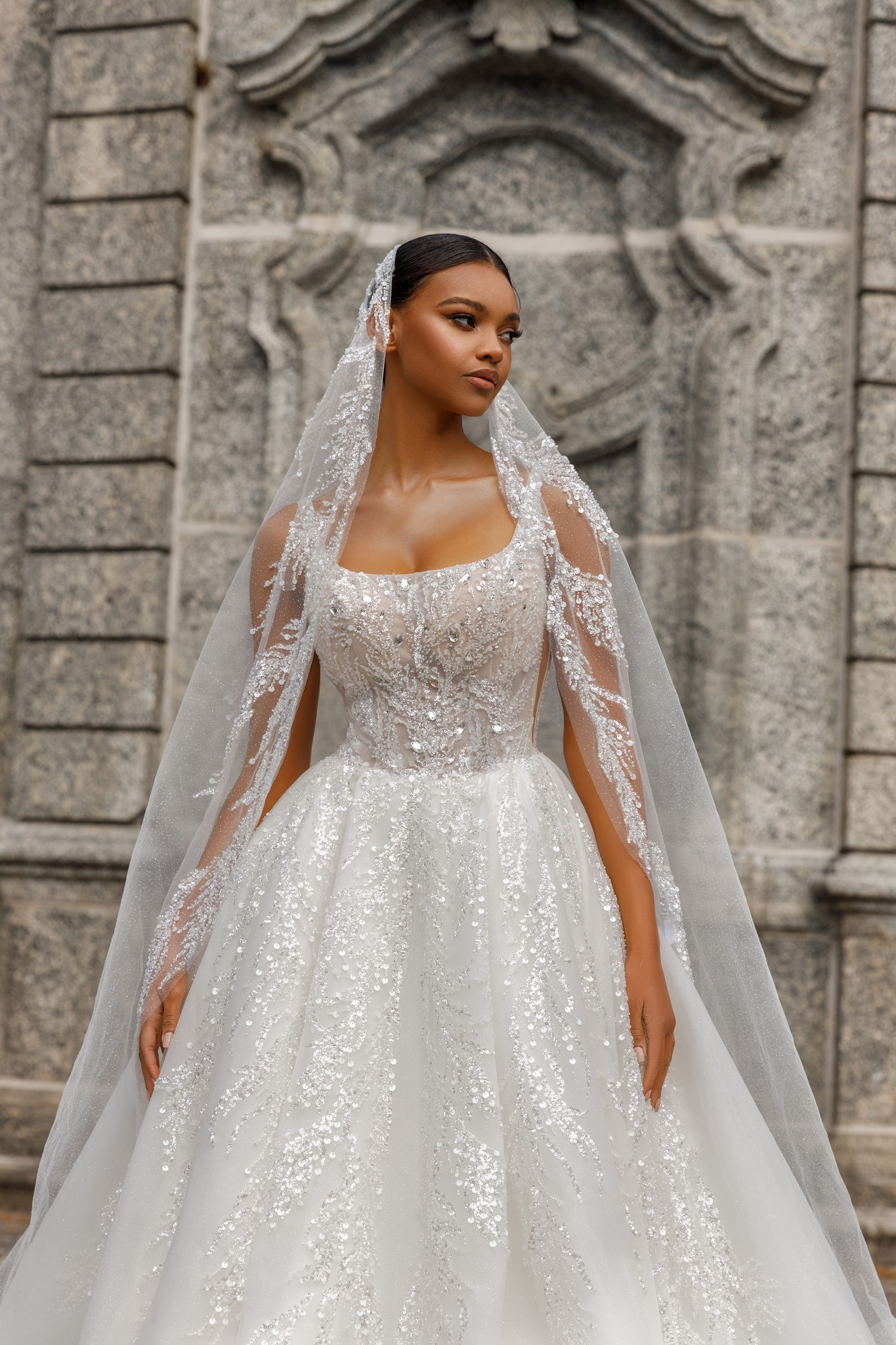 Stylish Sequins Crystal Wedding Dresses Spaghetti Straps Bridal Gowns A Line Sleeveless Princess Backless Customized Vestidos De Novia Plus Size