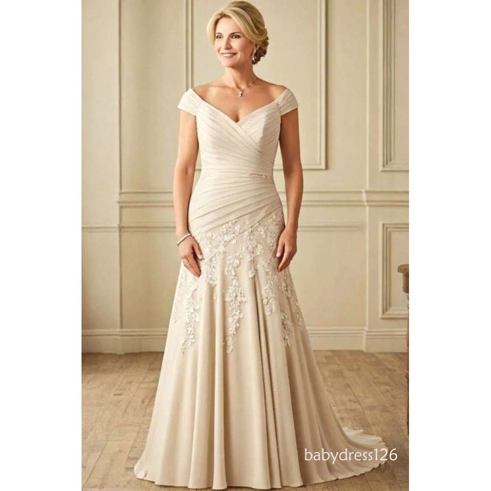 Elegant of the Bride Dresses A-Line Off Shoulder Pleats Appliques Lace Evening Gowns with Buttons Back Long Mother Formal Occasion Robes de soiree BO7