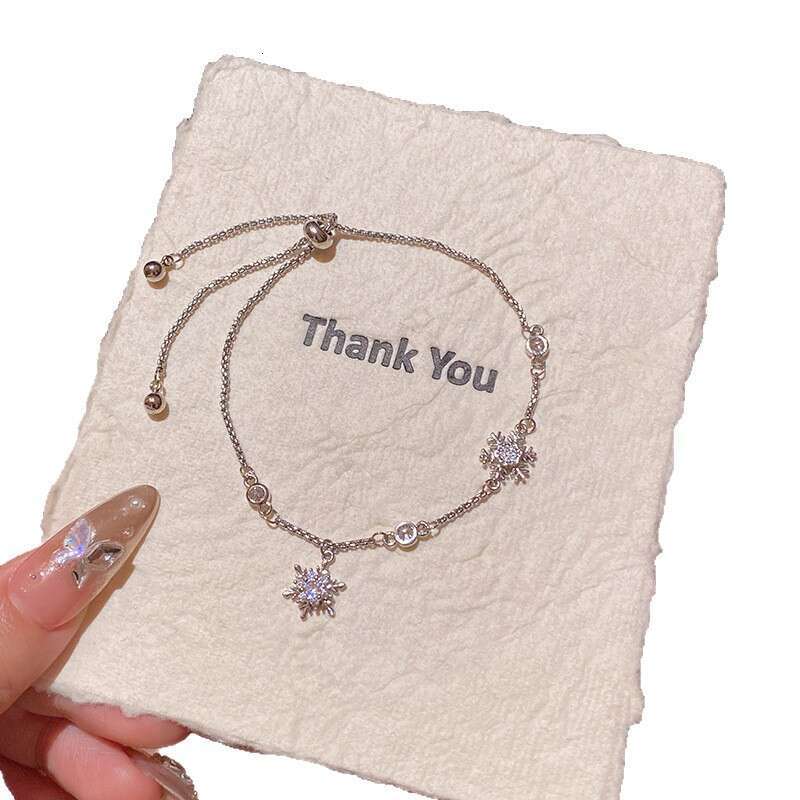 High-end Micro Inlaid Full Diamond Zircon Snowflake Bracelet for Women Light Luxury Niche Design Pull-out Bracelet Jewelry