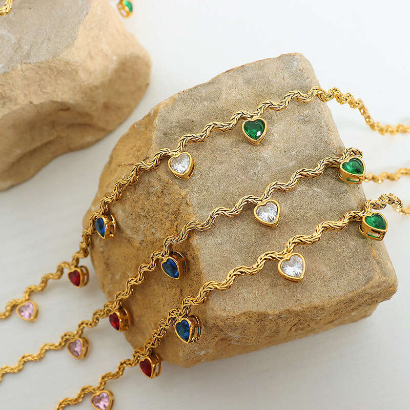 Bohemian Women's Necklace: Korean Japanese style fresh and colorful zircon heart-shaped geometric irregular shape necklace, popular collarbone ne