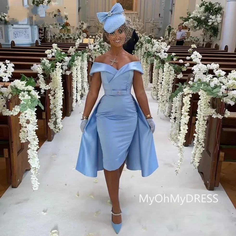 2026 New Sky Blue Short Mother of the Bride Dresses Off the Shoulder Satin Sheath Mom Wedding Guest Formal Party Gowns Robe De Soiree 0209