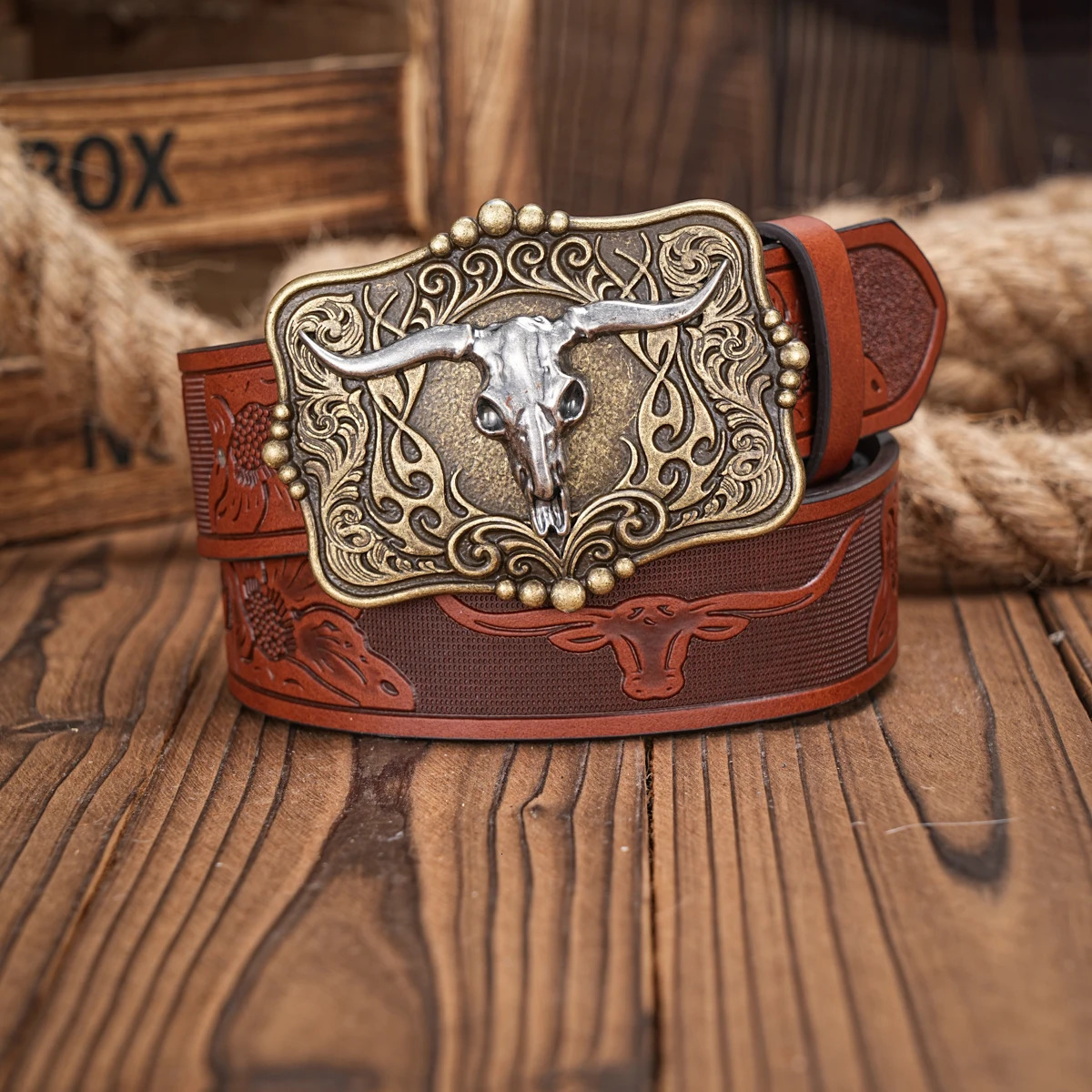 A mens and womens casual retro belt Western style PU leather belt with metal buckle suitable for daily work wear 260124
