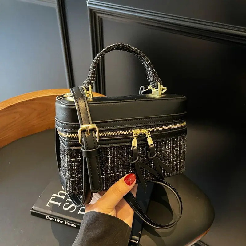 Spring Summer Fashionable Handbag Lightweight Portable Square Box Crossbody Bag for Stylish Daily Use 260208