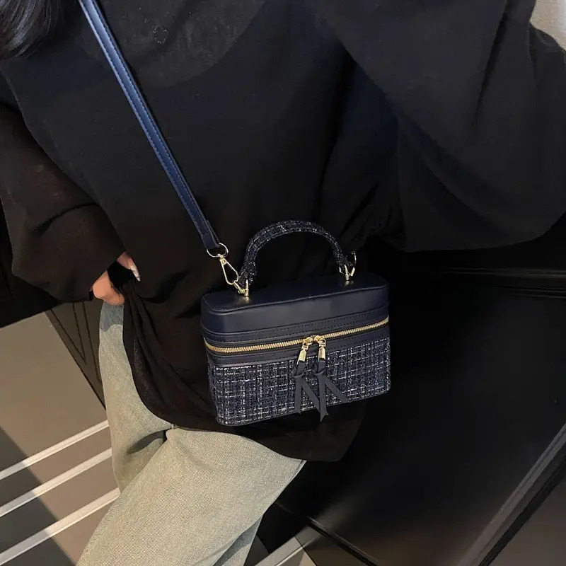 Spring Summer Fashionable Handbag Lightweight Portable Square Box Crossbody Bag for Stylish Daily Use 260208