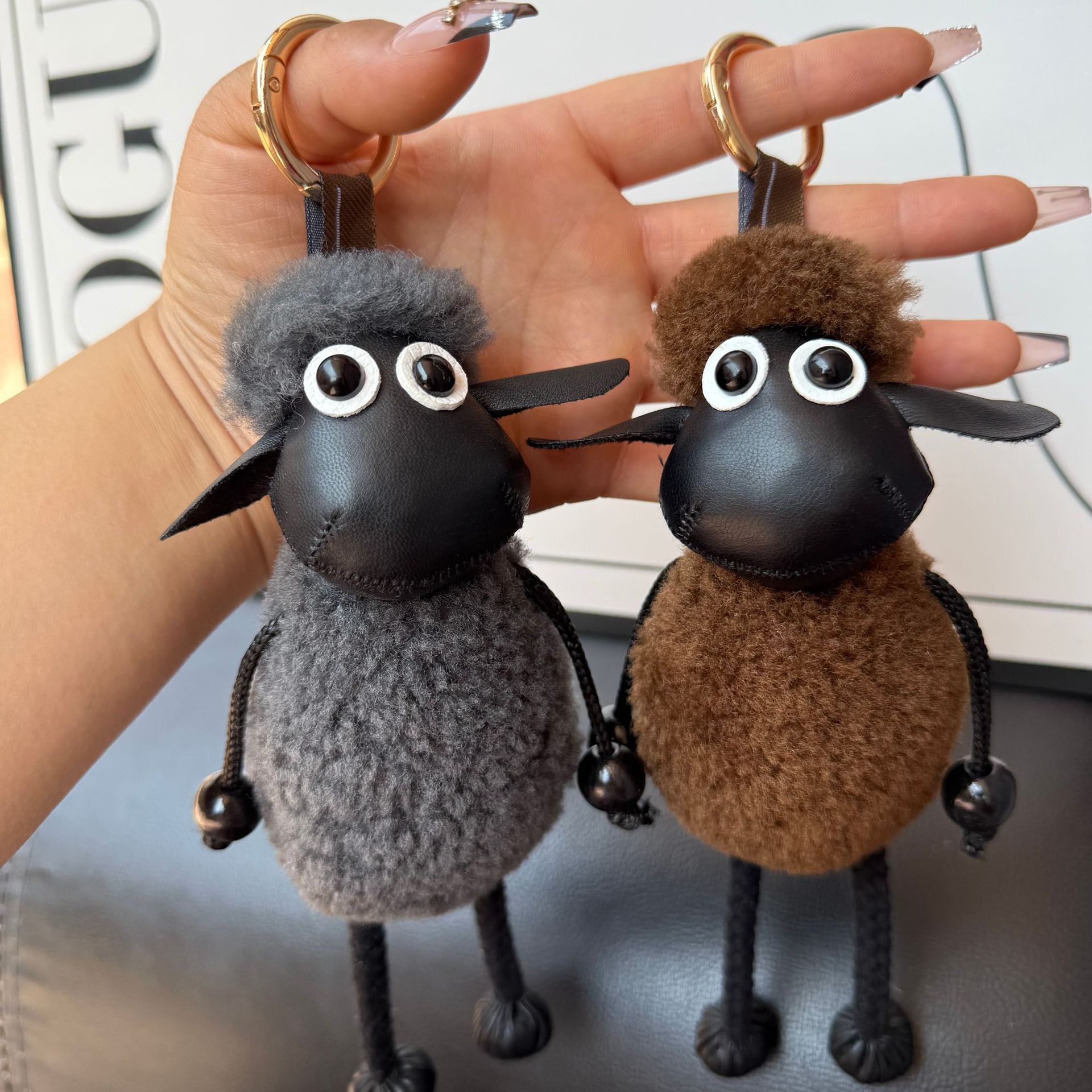 Retro Y2K Purse Accessory Wool Sheep Car Keychain Pendant Backpack Plush Decoration Fur Sheep Bag Pendant Toy