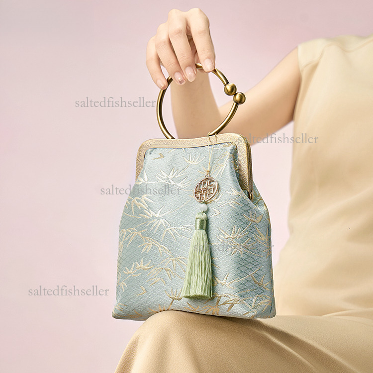 2026 Luxury Chinese Style Mini Handbag Fashion Embroidered Clip On Cheongsam Shoulder Crossbody Bag Versatile Style Casual Mobile Phone Bag Gift Festi
