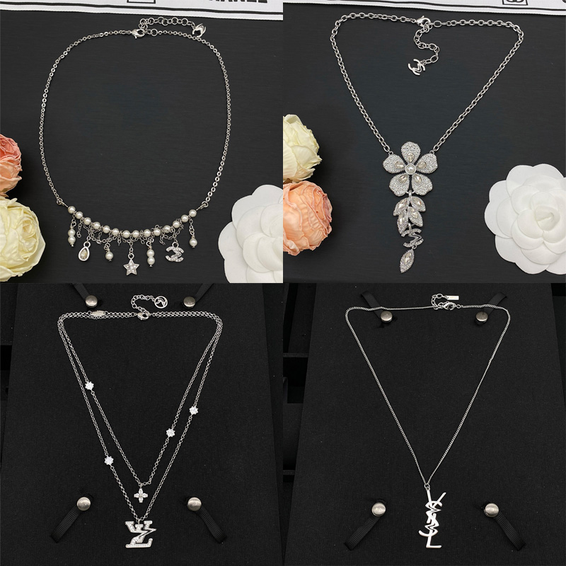 The product color is shown in the picture Designer necklaces Bracelet Luxury accessories