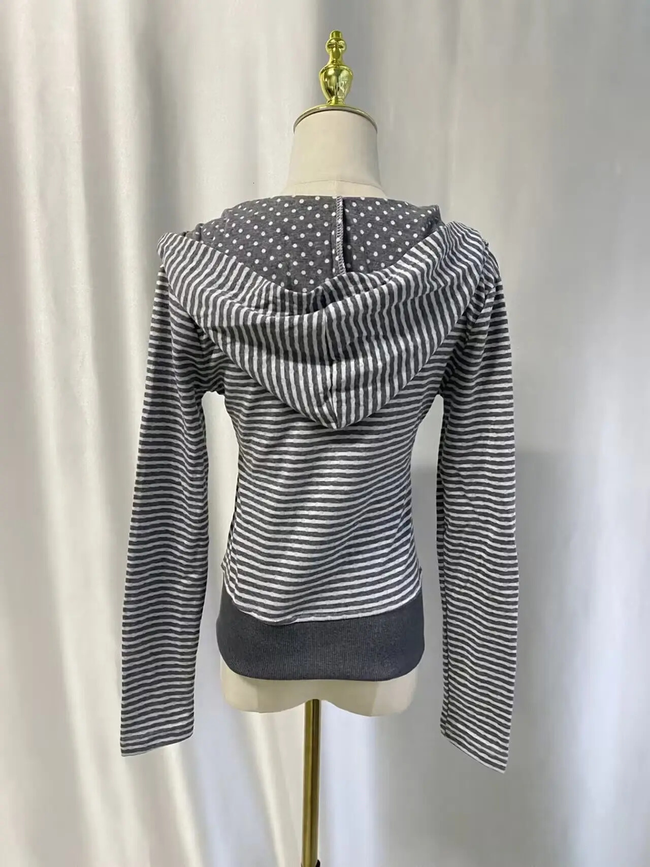 American Streetwear Striped Hooded Sweatshirt Autumn Slim Fit Short Cardigan Fashion Casual Long Sleeve Coat Women 260126