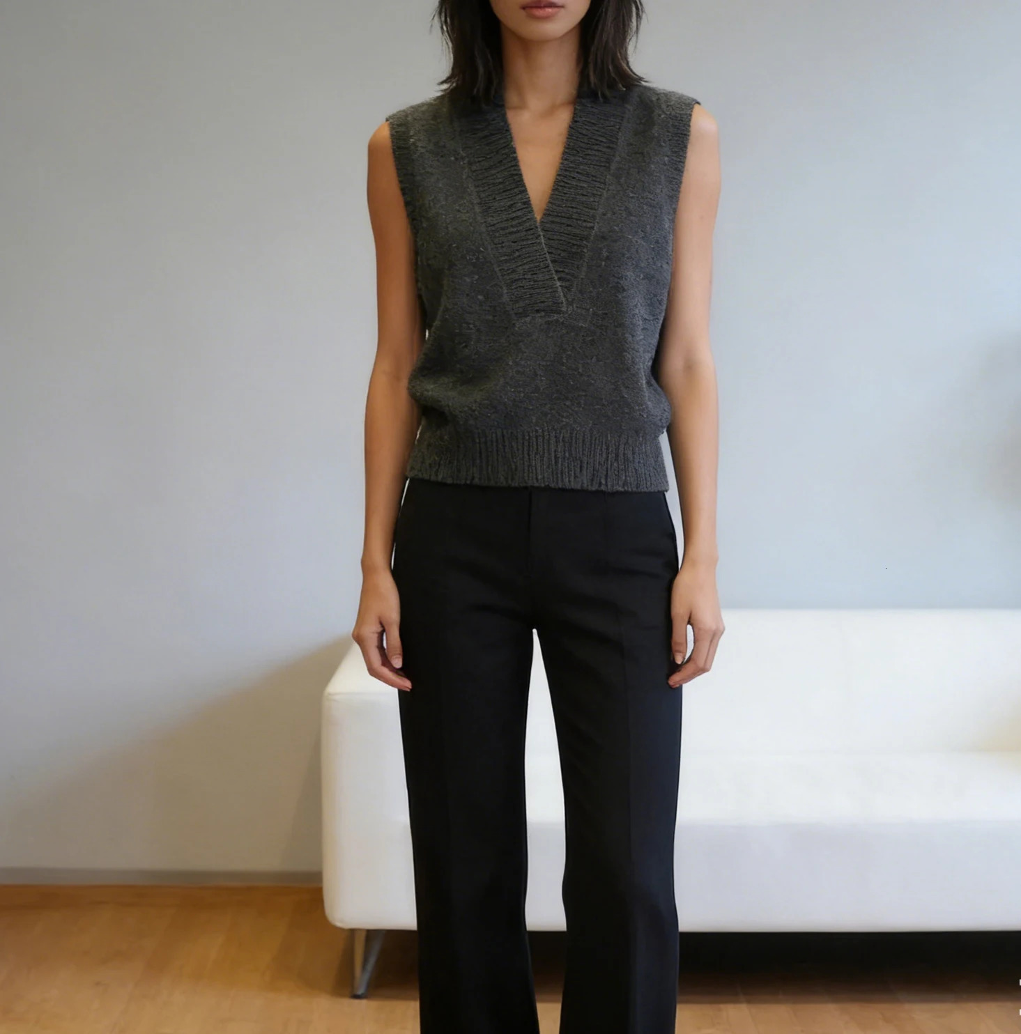 Womens Vneck premium gray knit vest loose and slimming elegant fashionable suitable for commuting 260130