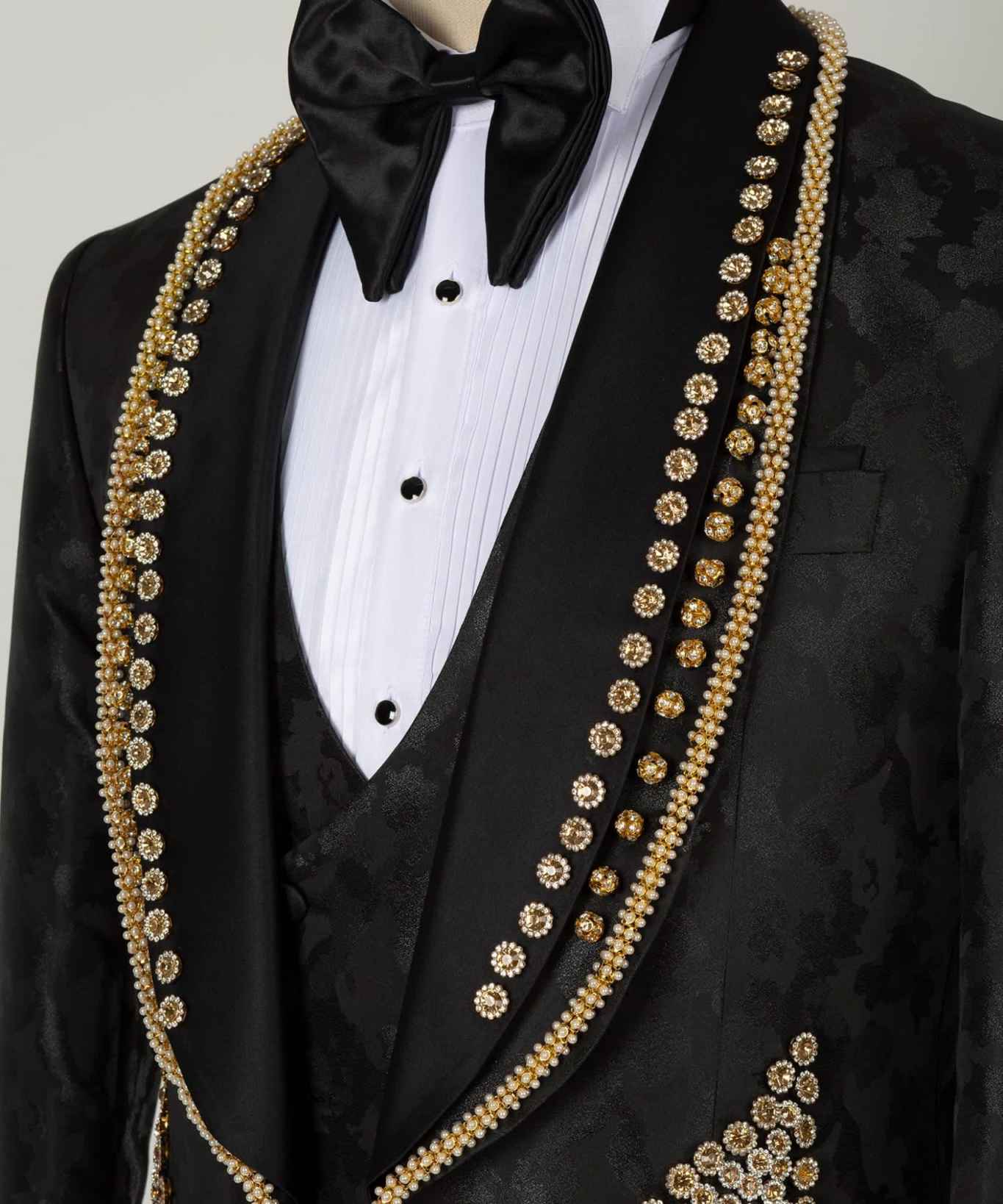 Luxury Man Tuxedos Jacquard 2 Pcs Jacket Pants Wedding Suit Beaded Shawl Lapel One Button Groom Party Outfits Customized
