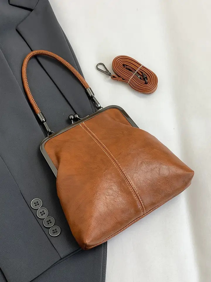 Valentines Day personalized fashion solid color daily versatile shoulder bag niche n simple retro crossbody 260208