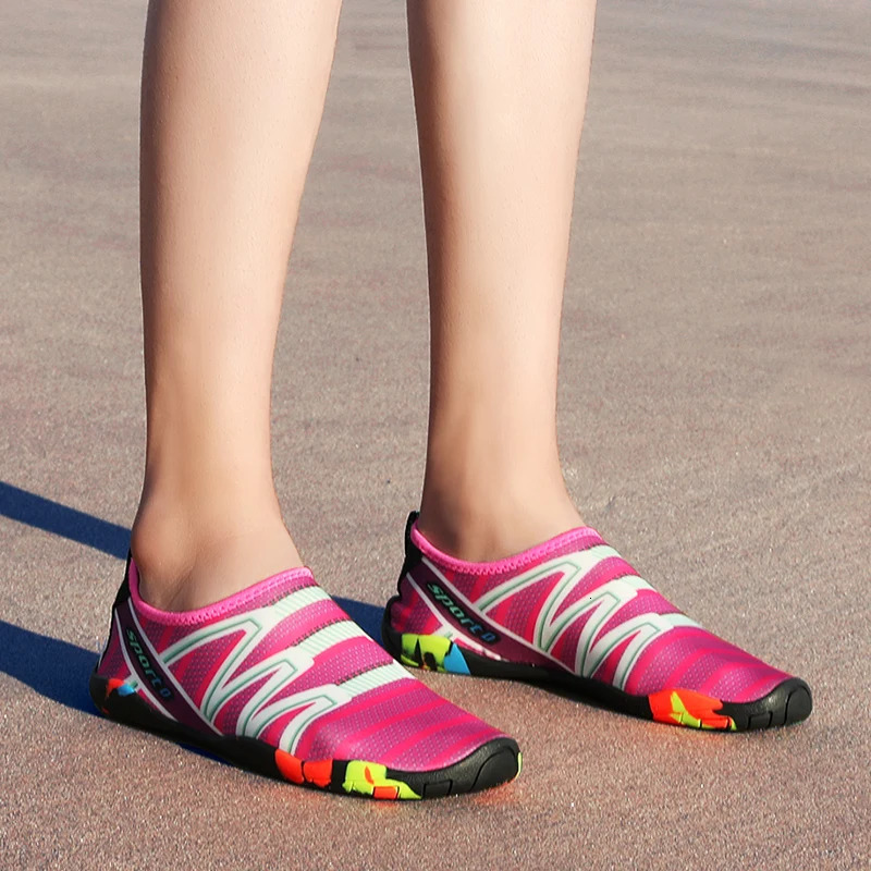 Aqua Shoes Quick Drying Beach Water Shoes Unisex Swimming Aqua Slippers Barefoot Surfing Upstream Sneakers Light Seaside Summer260128