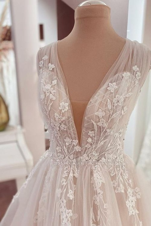 Elegant V-neck Dresses Lace Appliques Sleeveless Summer Boho Wedding Gowns Plus Size A Line Bride Dress Robe De Mariee BC14111F09