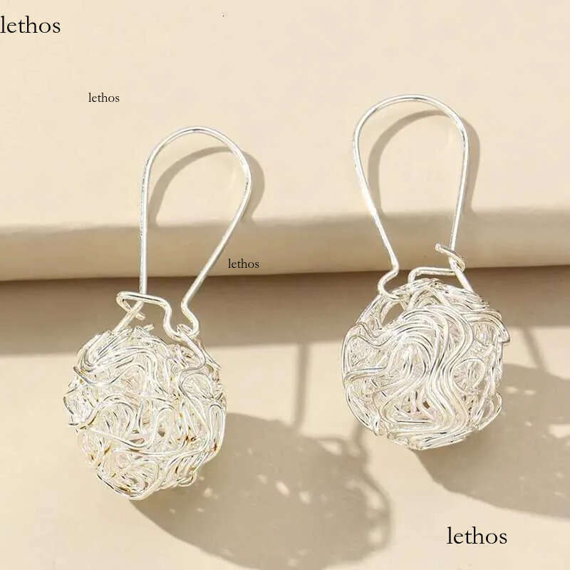 Korean Style Hollow Ball Pendant Stud Earrings for Women Vintage Party Jewelry Wholesale Sweet Friend Gift Aretes Brincos e6