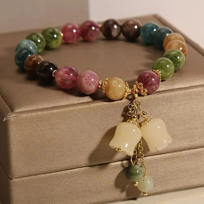 Exquisite Natural Stone Bracelet Elegant Lily of The Valley Flower Pendant Elastic Beaded Bracelets for Women Party Jewelry Gift 260202