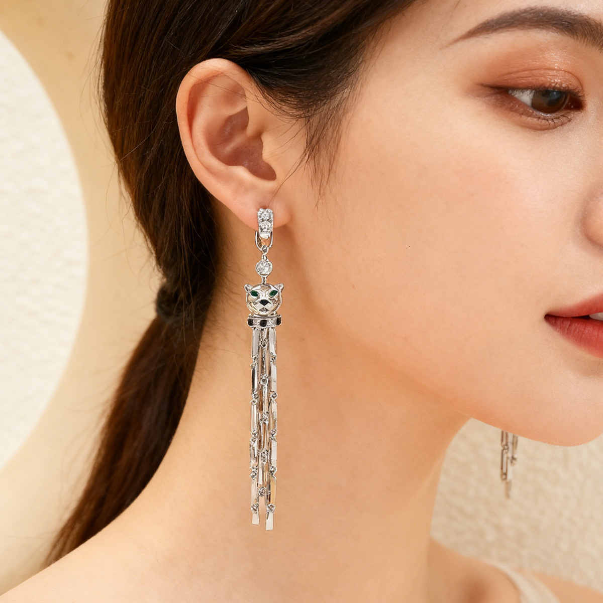 Earrings New Glossy Tassel Earrings Gold-Plated Black Glaze Personality Exaggerated Green-Eyed Leopard Earrings
