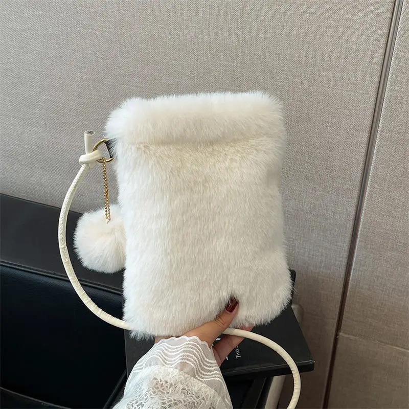 Plush Phone Bag Autumn and Winter Solid Color Elegant Womens Durable Girl Fur Hanging Rope Crossbody Coin Purse 260208