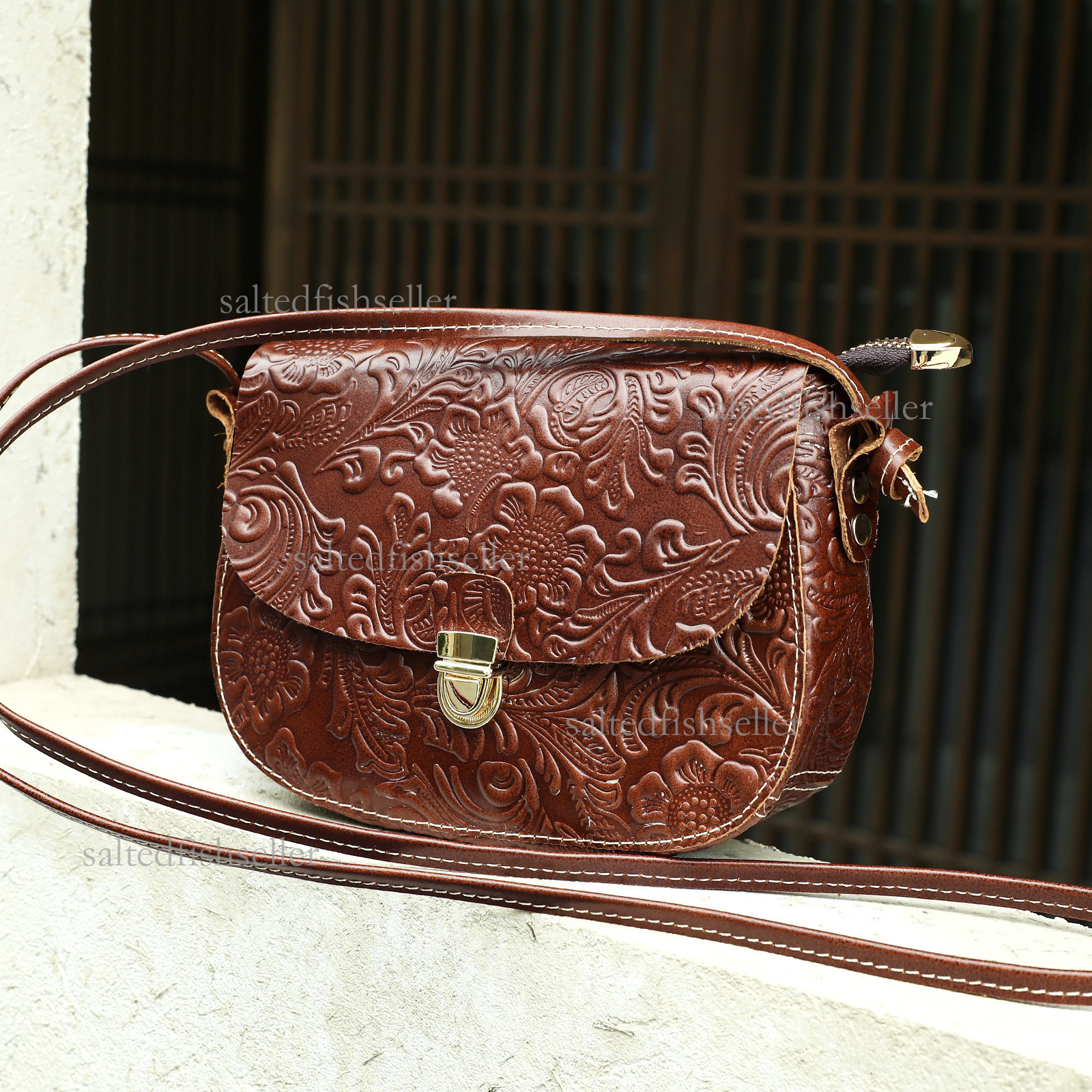 2026 Luxury High Quality Women's Genuine Leather Shoulder Bag Fashion Embossed Lock Crossbody Bag Retro Chinese Style Trendy Handbag Phone Bag
